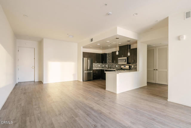 Detail Gallery Image 30 of 46 For 124 W Colorado St #404,  Glendale,  CA 91204 - 2 Beds | 2 Baths