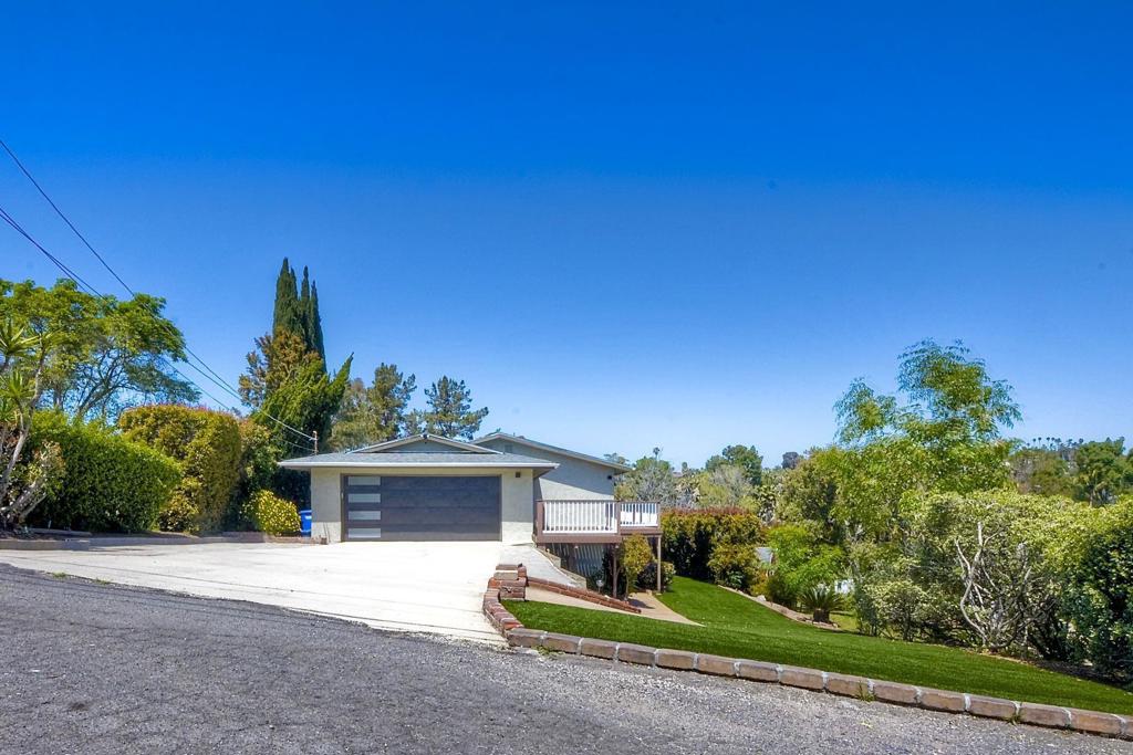 1026 Eucalyptus Ave