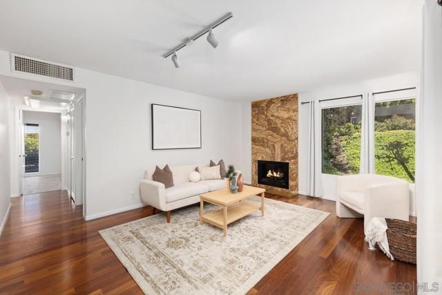 10325 Caminito Cuervo, San Diego CA: https://media.crmls.org/mediaz/ced1ca4d-8d53-42ed-a49b-4ba96e729db3.jpg