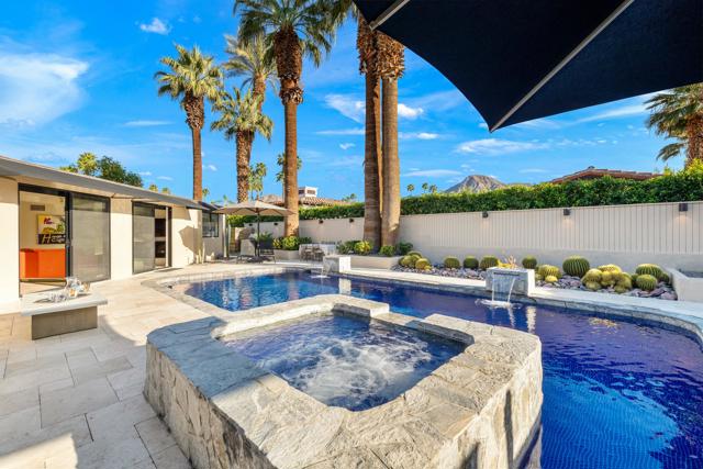 45371 Rancho Palmeras Drive, Indian Wells CA: https://media.crmls.org/mediaz/ced2377e-f678-422d-a0d9-544ccb2697f2.jpg
