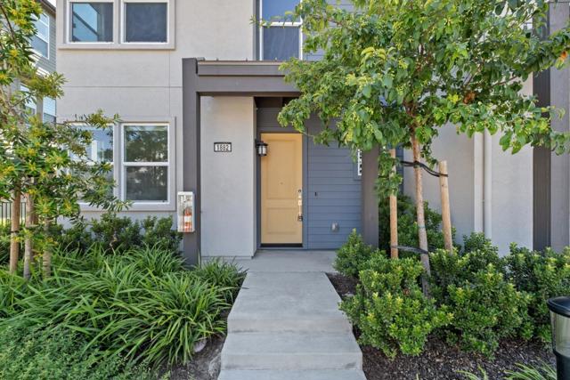 1882 Joshua Tree Circle, Milpitas CA: https://media.crmls.org/mediaz/ced26bb4-df3e-4782-b96c-d18aadc0f28f.jpg
