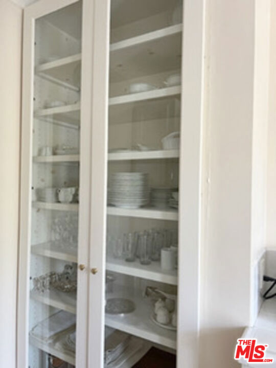1416 Havenhurst Drive, West Hollywood CA: https://media.crmls.org/mediaz/ced2737a-6074-4da3-afd6-368931155d7a.jpg