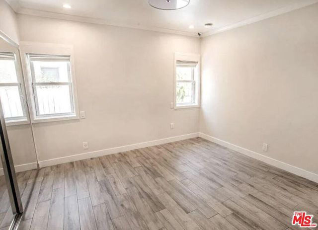 6526 San Vicente Boulevard, Los Angeles CA: https://media.crmls.org/mediaz/ced377f2-54b1-4198-a49e-5e4daa76156f.jpg