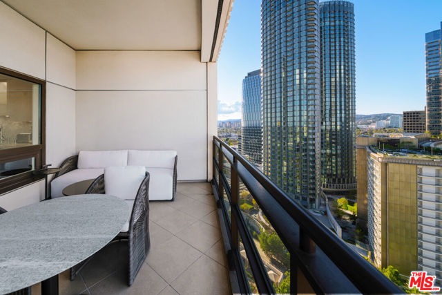 1 W Century Drive, Los Angeles CA: https://media.crmls.org/mediaz/ced3914e-344c-4f7f-b3b6-c32eebe1edae.jpg