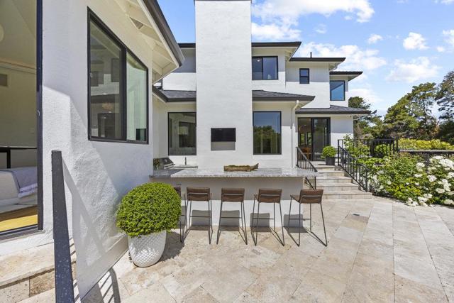 1095 Macadamia Drive, Hillsborough CA: https://media.crmls.org/mediaz/ced4480e-2f57-4746-98d6-5bdc135d033e.jpg
