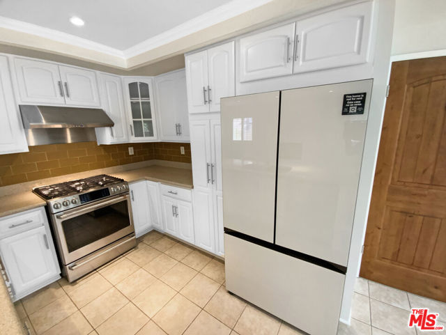 5996 Birdie Drive, La Verne CA: https://media.crmls.org/mediaz/ced45aca-d9f6-498c-92a3-defbd453cb0b.jpg