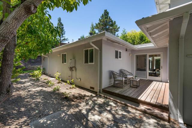 2721 Comstock Circle, Belmont CA: https://media.crmls.org/mediaz/ced57f11-3f1f-4b39-b4c3-8b08d6a3ae9e.jpg