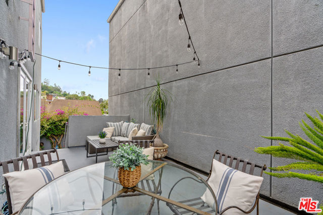 2131 Griffith Park Boulevard, Los Angeles CA: https://media.crmls.org/mediaz/ced5ee0d-aa01-4808-a0c6-50edd77ae86c.jpg