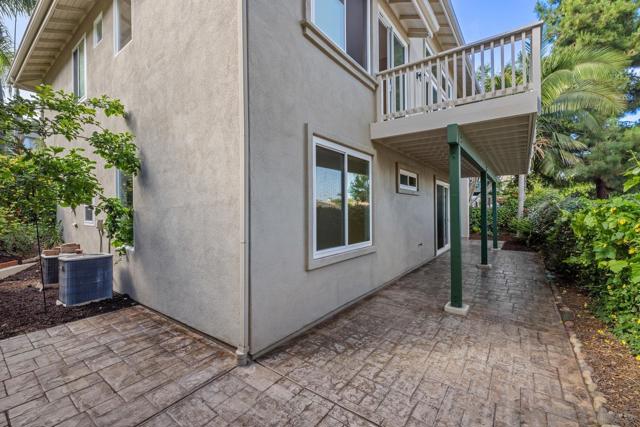 6013 Oakgate Row, La Jolla CA: https://media.crmls.org/mediaz/ced60ca7-51e0-412a-bb08-5ae1b6f9cf85.jpg