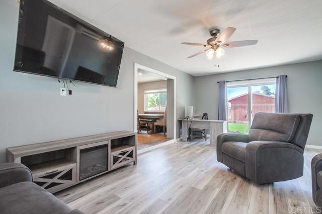 Detail Gallery Image 4 of 33 For 415 3rd St, Ramona,  CA 92065 - 3 Beds | 2 Baths