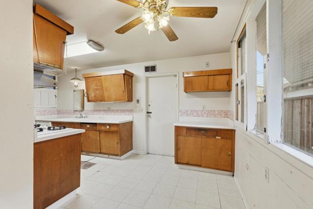 31047 Brae Burn Avenue, Hayward CA: https://media.crmls.org/mediaz/ced6687a-441e-41f6-acee-faaf42ba919f.jpg