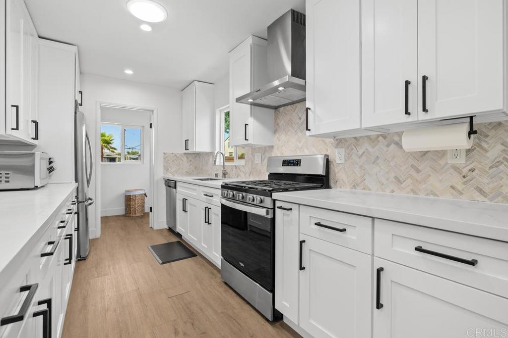 4975 Greenbrier Avenue - photo 4