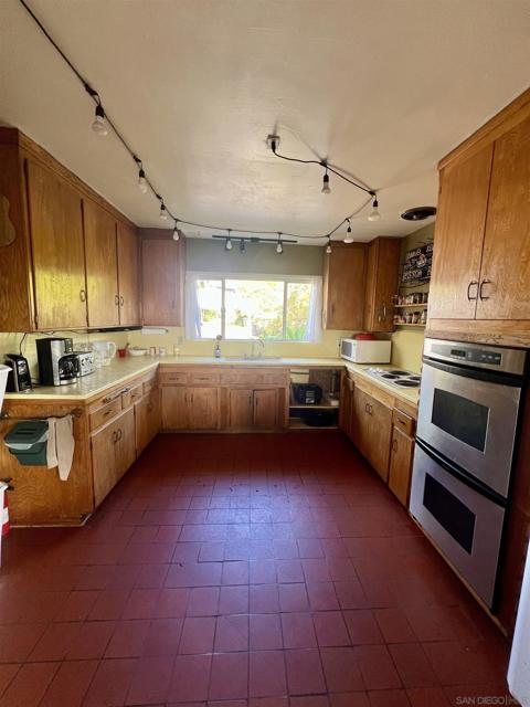 686 Via De La Valle, Solana Beach, California 92075, 3 Bedrooms Bedrooms, ,2 BathroomsBathrooms,Single Family Residence,For Sale,Via De La Valle,250018891SD