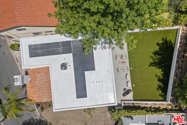 22960 Cass Avenue, Woodland Hills CA: https://media.crmls.org/mediaz/ced76c4a-4ef8-48f4-a74d-aed040f25d6a.jpg
