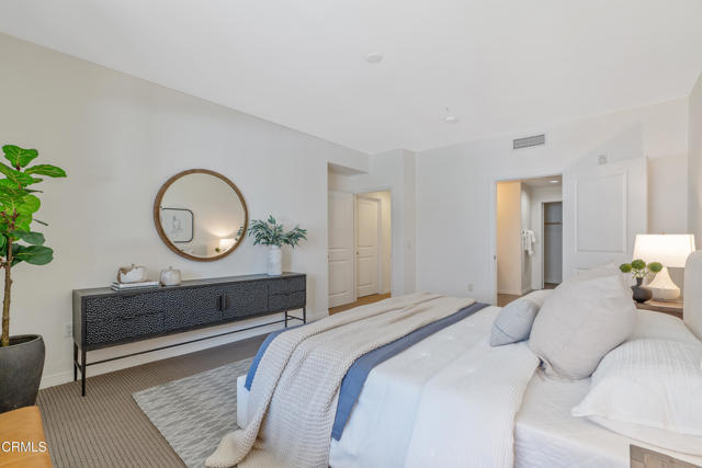 931 E Walnut Street, Pasadena CA: https://media.crmls.org/mediaz/ced77f79-9f55-4947-89db-7bf79be553db.jpg