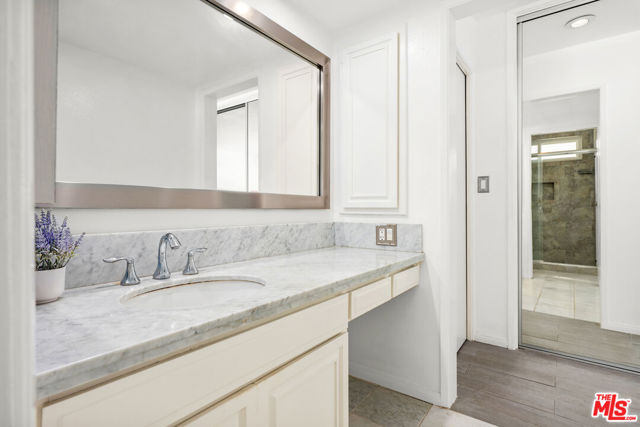 1807 Camden Avenue, Los Angeles CA: https://media.crmls.org/mediaz/ced836c2-6c06-40b6-aaa0-e20fb1f644e4.jpg