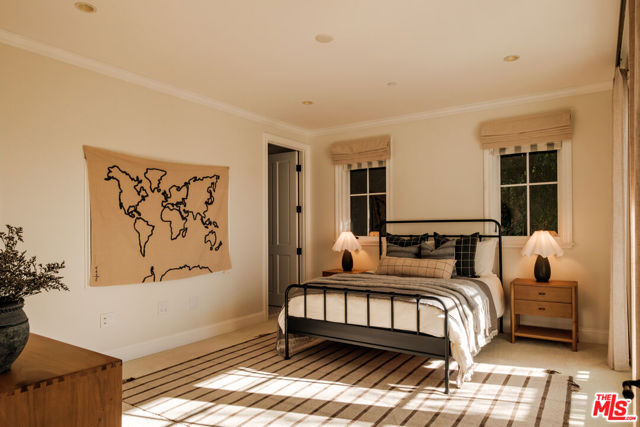 2248 Kelton Avenue, Los Angeles CA: https://media.crmls.org/mediaz/ced88bb6-10e6-4ffd-9788-51887c54e55c.jpg