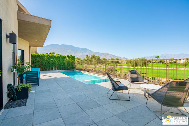 4321 Lumina Way, Palm Springs CA: https://media.crmls.org/mediaz/ced9a6c0-8fa9-4313-9939-70652f5212af.jpg
