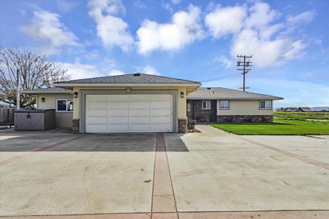 1204 Shore Road, Hollister CA: https://media.crmls.org/mediaz/ced9e47f-7d94-47b6-b253-46f9a0adc8d1.jpg