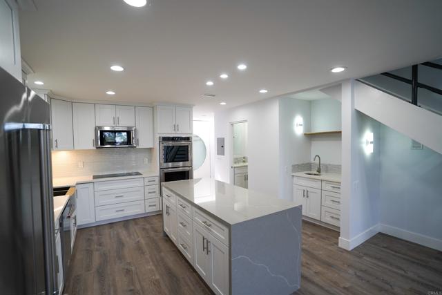 Detail Gallery Image 4 of 32 For 922 Sealane Dr #B,  Encinitas,  CA 92024 - 2 Beds | 2 Baths