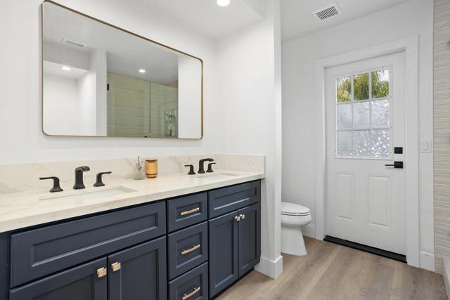 2819 Unicornio St., Carlsbad CA: https://media.crmls.org/mediaz/ceda5f2c-bcad-412f-b64a-6eb86227e22c.jpg