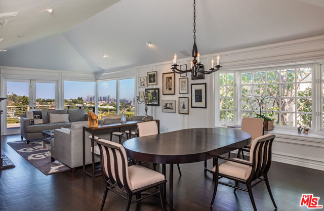 1612 Gilcrest Drive, Beverly Hills CA: https://media.crmls.org/mediaz/cedaafe6-426f-4f3d-b92f-add016c87a8e.jpg