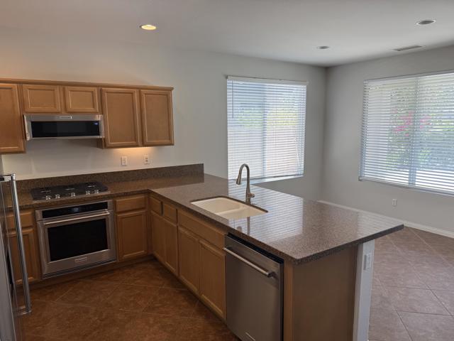 81237 Red Rock Road, La Quinta CA: https://media.crmls.org/mediaz/cedb5ae3-0c41-4376-9c01-4652551dc8dd.jpg