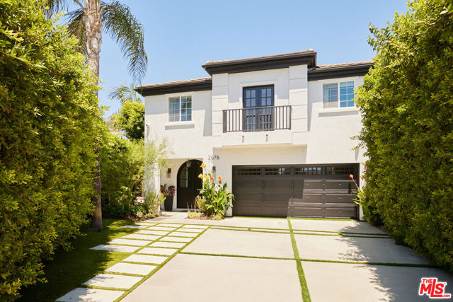 7676 Coldwater Canyon Court, North Hollywood CA: https://media.crmls.org/mediaz/cedb824d-468d-4602-98f4-873a24661572.jpg