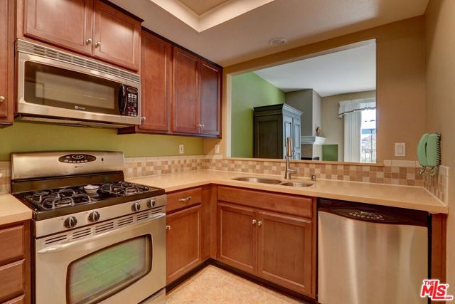 22365 Golden Canyon Circle photo 6