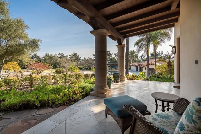 17535 Los Morros, Rancho Santa Fe CA: https://media.crmls.org/mediaz/cedbe2d1-508b-45cc-a93d-b969cb3d87de.jpg