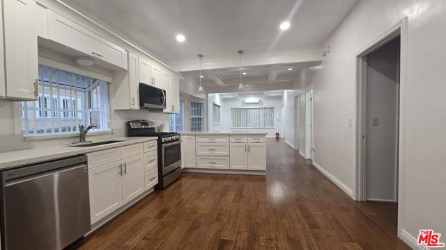 116 S Alexandria Avenue, Los Angeles CA: https://media.crmls.org/mediaz/cedc5194-c6d2-45cc-b1e9-e2932bd21fe8.jpg