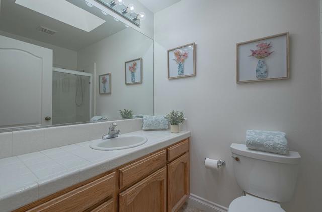 46480 Pine Meadow Place, King City CA: https://media.crmls.org/mediaz/cedc8949-9294-4f06-a875-b984ba840055.jpg