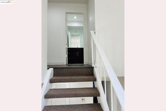 95 Mozden Ln, Pleasant Hill CA: https://media.crmls.org/mediaz/cedce5cd-1217-43c5-8910-7499a0f6f80b.jpg