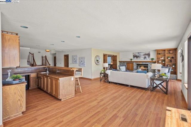 5690 Beaver Lane, Discovery Bay CA: https://media.crmls.org/mediaz/cedd2ce9-5d9d-452e-aec7-3f8c429d3564.jpg