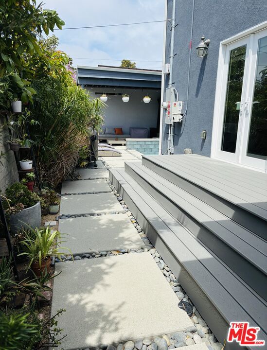 4938 Imlay Avenue, Culver City CA: https://media.crmls.org/mediaz/cedd67b4-055b-4d5a-906e-9fbddc247deb.jpg