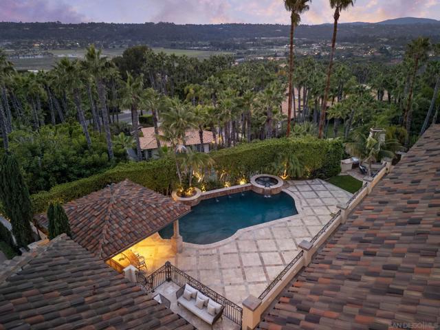 5980 Rancho Diegueno, Rancho Santa Fe CA: https://media.crmls.org/mediaz/cedeac4a-79c0-46f9-a4ba-1c93743facda.jpg