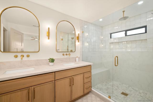 3985 Syme Dr, Carlsbad CA: https://media.crmls.org/mediaz/cedf5bad-278a-419d-a392-074ad969db65.jpg
