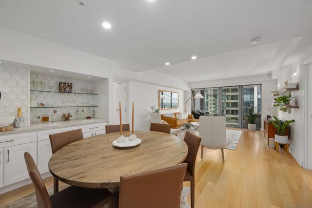 645 Front, San Diego CA: https://media.crmls.org/mediaz/cedf69e4-652c-4f2f-9afa-bee8b50b53d2.jpg