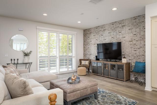 2511 State St, Carlsbad CA: https://media.crmls.org/mediaz/cee14b16-3520-4a69-afaf-232bcfe6ce6f.jpg