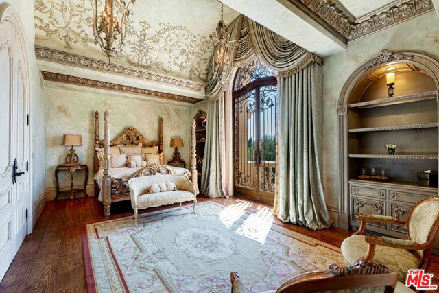 25305 Prado De La Felicidad, Calabasas CA: https://media.crmls.org/mediaz/cee167a7-0847-40f2-858b-a4fdd0a7b77e.jpg