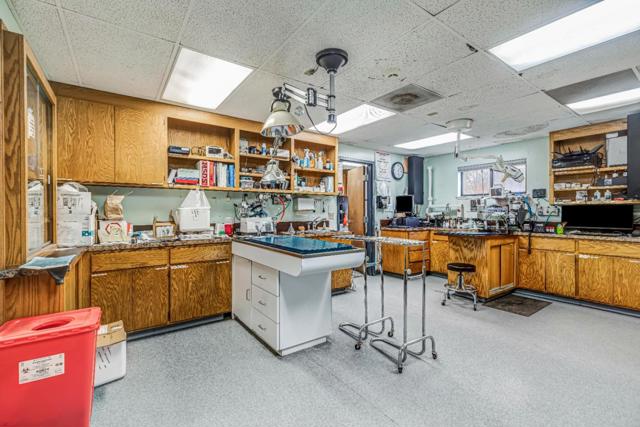 10012 N Foothill Boulevard, Cupertino CA: https://media.crmls.org/mediaz/cee178e8-8979-4df4-b588-b954b1b77712.jpg