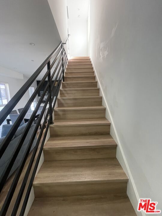 8662 Cadillac Avenue, Los Angeles CA: https://media.crmls.org/mediaz/cee1e59a-95be-4bfc-9111-a592c7099ad2.jpg