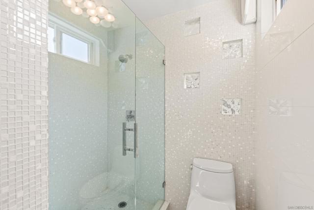 194 Neptune Ave, Encinitas CA: https://media.crmls.org/mediaz/cee2cd00-e051-457e-b406-c1fbf423e253.jpg