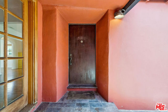 11819 Juniette Street, Culver City CA: https://media.crmls.org/mediaz/cee2d12b-ab21-4e8b-b0ef-b1f2da3303cd.jpg