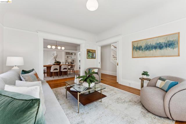 Image 10 of 60 For 2035 Francisco St