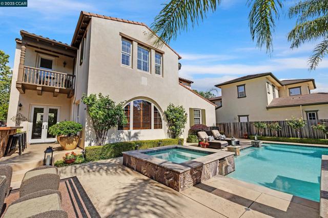 2222 Creekview Pl, Danville CA: https://media.crmls.org/mediaz/cee365bd-4b25-4174-8f11-7832d16431f2.jpg