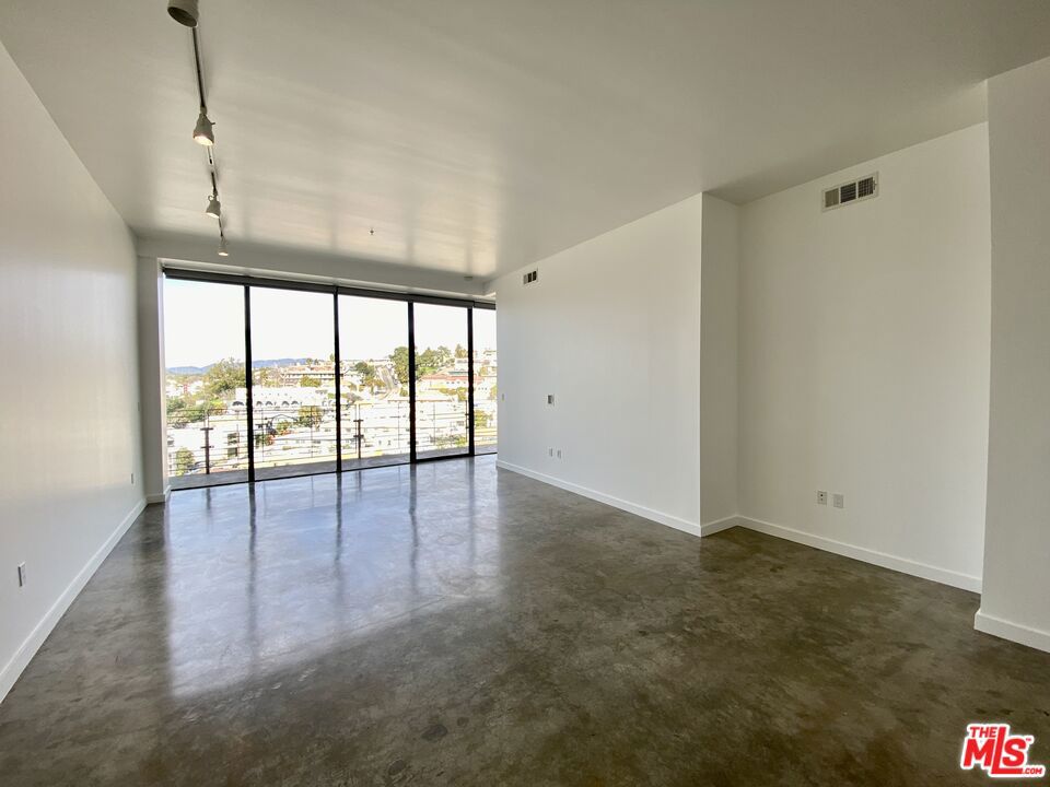 1115 Sunset Boulevard 605, Los Angeles, CA 90012