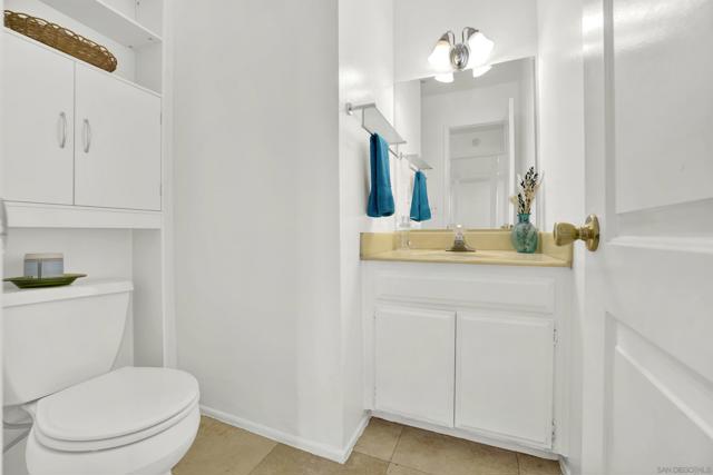 460 Rancho La Mirada Ln, Escondido CA: https://media.crmls.org/mediaz/cee5a552-cffa-443f-925a-126f35bf4def.jpg