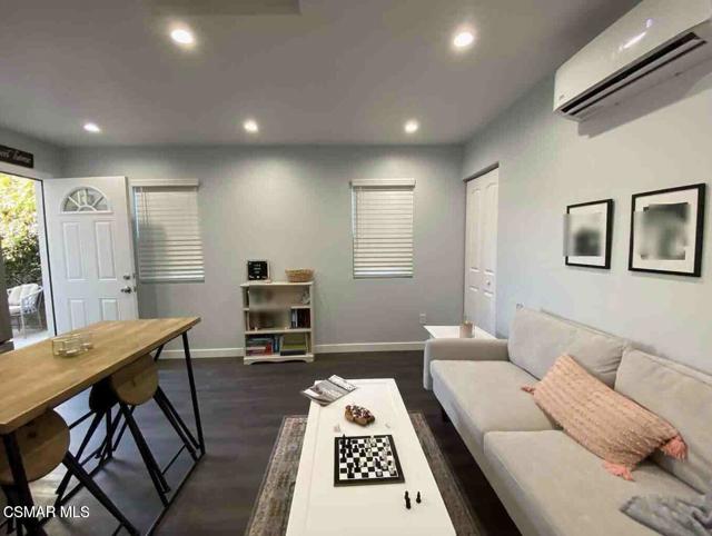 6211 Anastasia Street, Simi Valley CA: https://media.crmls.org/mediaz/cee5a944-ce99-4c58-800e-44e6a226a2d3.jpg