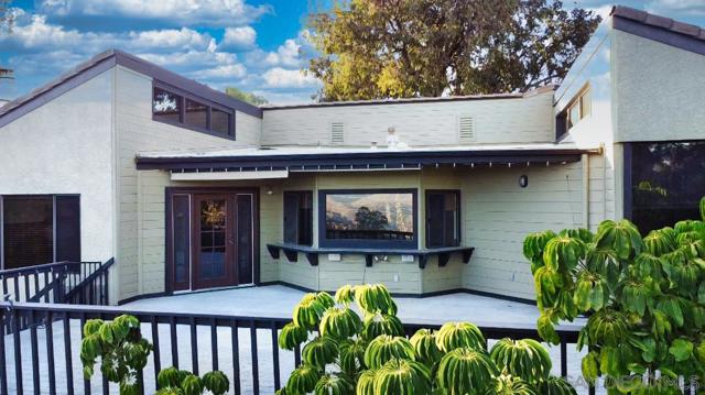 1077 VISTA MADERA LANE, El Cajon CA: https://media.crmls.org/mediaz/cee608ed-4986-4550-a97c-f8eacb3b1f1f.jpg